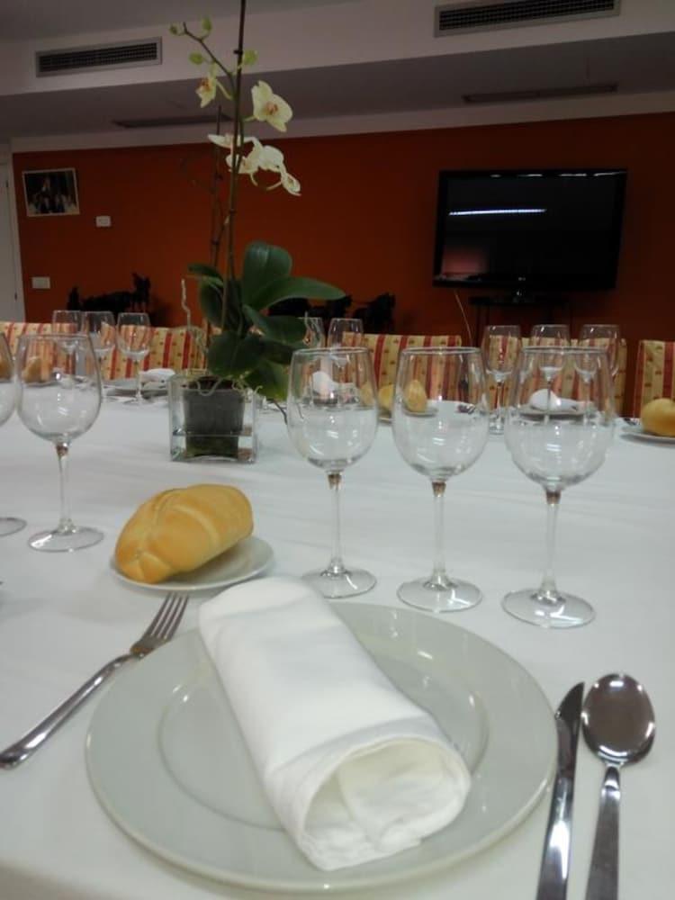 Ahc Hotel Caces