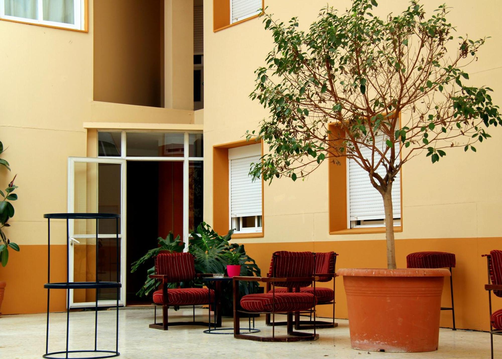 Hotel Ahc 3*